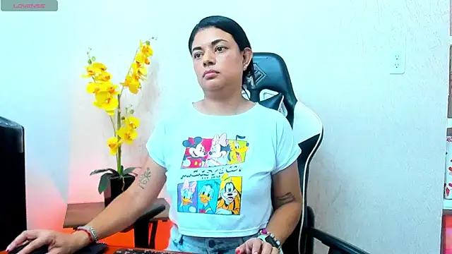 ChloeSmith9 online show from 07/10/26, 06:54