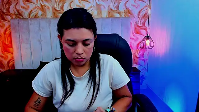 ChloeSmith9 online show from 07/27/26, 07:10