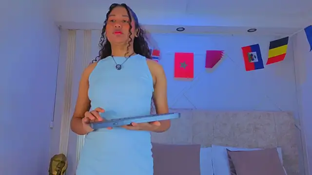 secretestrella online show from 06/26/26, 02:49