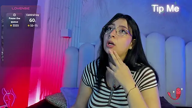 Snapshot of Svetlana_3 chatting on 06/12/26, 08:19 Svetlana 3 online show from 06/12/26, 08:19