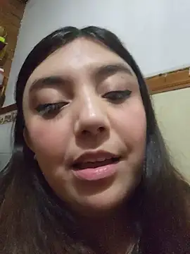 Snapshot of RoxanneDiaz chatting on 06/13/26, 03:26 RoxanneDiaz online show from 06/13/26, 03:26
