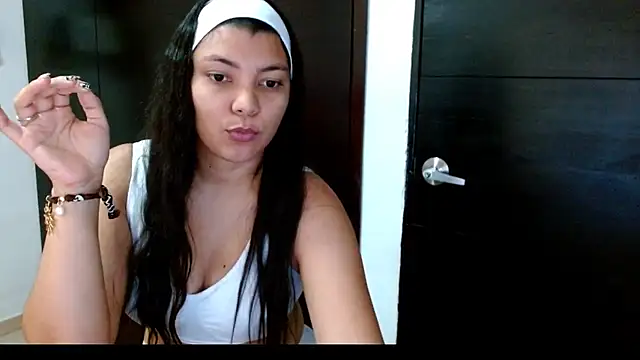 Snapshot of KarlaLoving chatting on 06/06/26, 05:50 KarlaLoving online show from 06/06/26, 05:50