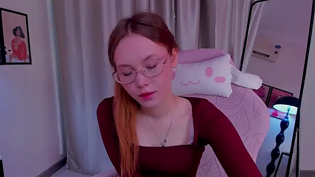 FloraLarsson online show from 05/08/26, 04:18