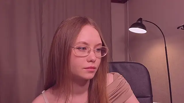FloraLarsson online show from 05/11/26, 02:45