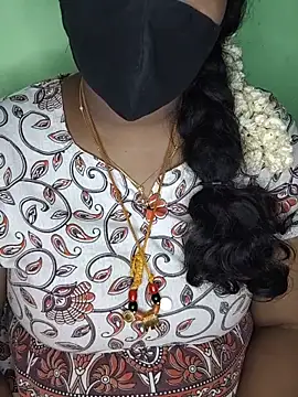 Snapshot of tamil_butterfly chatting on 06/02/26, 06:54 tamil butterfly online show from 06/02/26, 06:54
