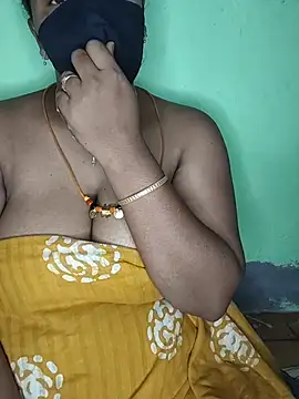 Snapshot of tamil_butterfly chatting on 06/06/26, 06:18 tamil butterfly online show from 06/06/26, 06:18