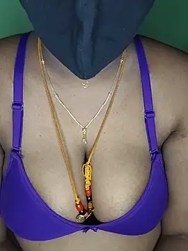 Snapshot of tamil_butterfly chatting on 06/06/26, 06:23 tamil butterfly online show from 06/06/26, 06:23