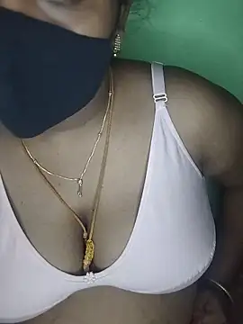 Snapshot of tamil_butterfly chatting on 06/08/26, 10:37 tamil butterfly online show from 06/08/26, 10:37