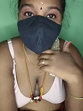 Snapshot of tamil_butterfly chatting on 06/09/26, 06:41 tamil butterfly online show from 06/09/26, 06:41