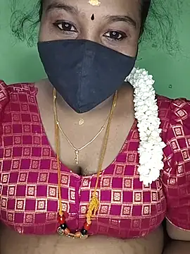 Snapshot of tamil_butterfly chatting on 06/12/26, 06:51 tamil butterfly online show from 06/12/26, 06:51