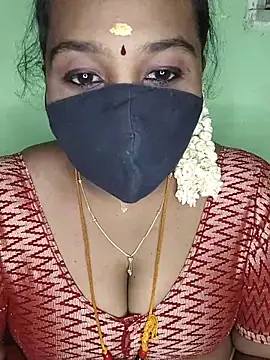 Snapshot of tamil_butterfly chatting on 06/13/26, 06:17 tamil butterfly online show from 06/13/26, 06:17