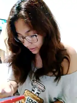 Snapshot of Grace_Moon04 chatting on 06/16/26, 08:06 Grace Moon04 online show from 06/16/26, 08:06