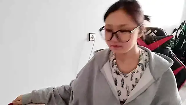 AdelineCanup online show from 05/19/26, 01:22