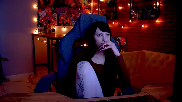 SeraphineSparda online show from 05/21/26, 11:50