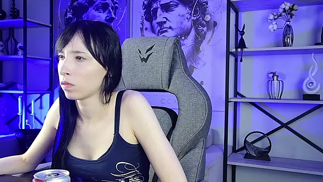 SeraphineSparda online show from 07/28/26, 06:31
