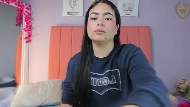 roxanneowens online show from 06/11/26, 12:03