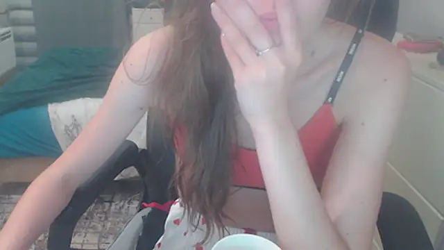 juili juili online show from 05/18/26, 08:36