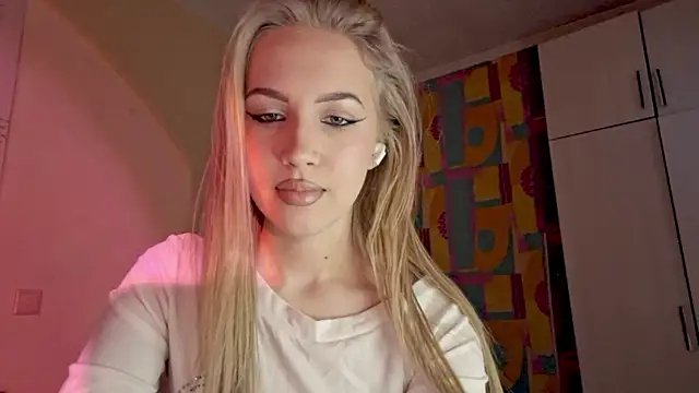 Katrinethequeen online show from 06/13/26, 04:27