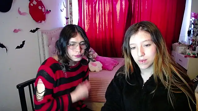 Snapshot of Blair_y_Briar chatting on 06/01/26, 03:58 Blair y Briar online show from 06/01/26, 03:58