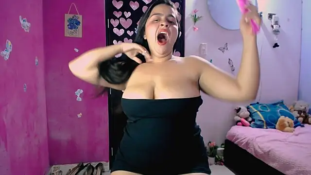 Snapshot of Kiara_tits chatting on 06/04/26, 11:22 Kiara tits online show from 06/04/26, 11:22