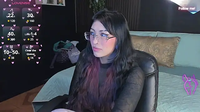 mia smoke  online show from 05/31/26, 06:21