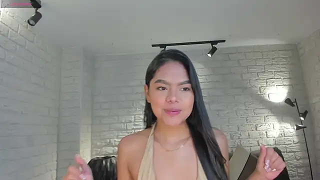 Snapshot of SaphiraJames chatting on 05/24/26, 10:59 SaphiraJames online show from 05/24/26, 10:59