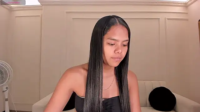 SaphiraJames online show from 07/07/26, 01:19