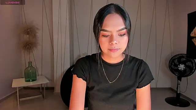 SaphiraJames online show from 07/16/26, 03:01
