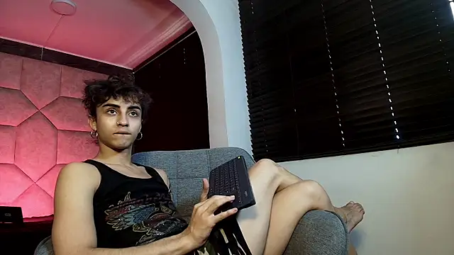Divine      online show from 07/07/26, 07:18