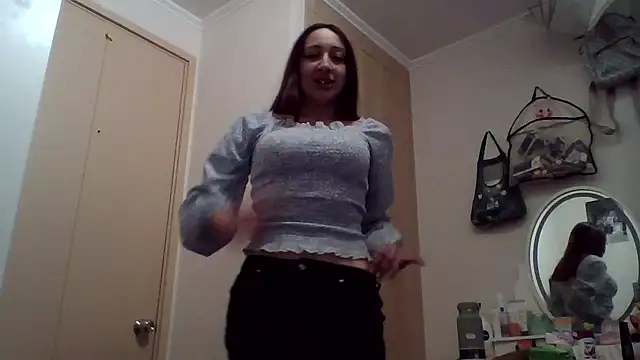 010874 online show from 07/06/26, 04:20