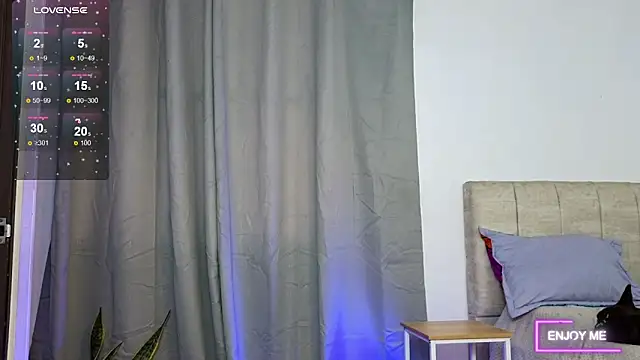 megangil  online show from 06/07/26, 01:37