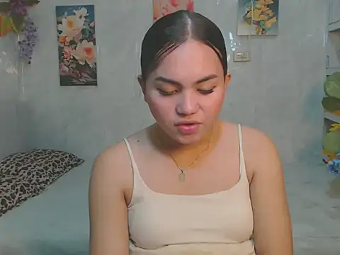 Snapshot of ur_asiankat chatting on 05/15/26, 04:52 ur asiankat online show from 05/15/26, 04:52
