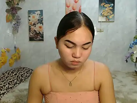 Snapshot of ur_asiankat chatting on 06/12/26, 05:12 ur asiankat online show from 06/12/26, 05:12