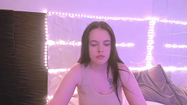 Snapshot of Isabell3 chatting on 05/19/26, 04:30 Isabell3 online show from 05/19/26, 04:30