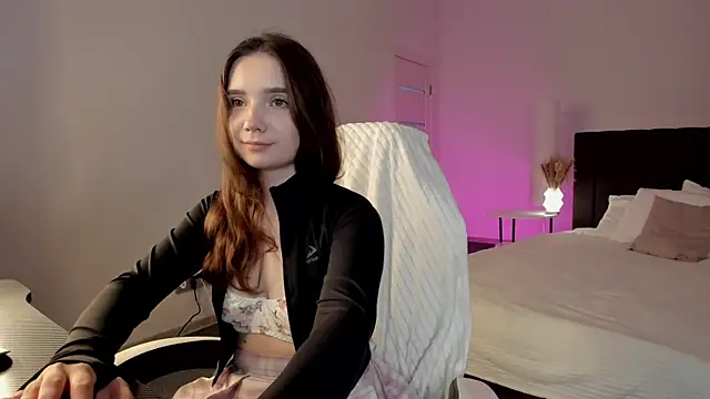 Elvienne online show from 06/10/26, 03:18