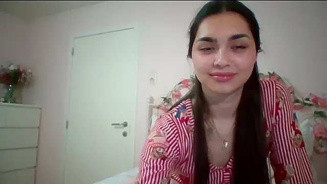 Snapshot of yourbella37 chatting on 05/13/26, 07:55 yourbella37 online show from 05/13/26, 07:55