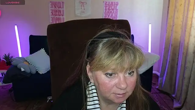 Snapshot of Melania_Cook chatting on 05/16/26, 05:37 Melania Cook online show from 05/16/26, 05:37