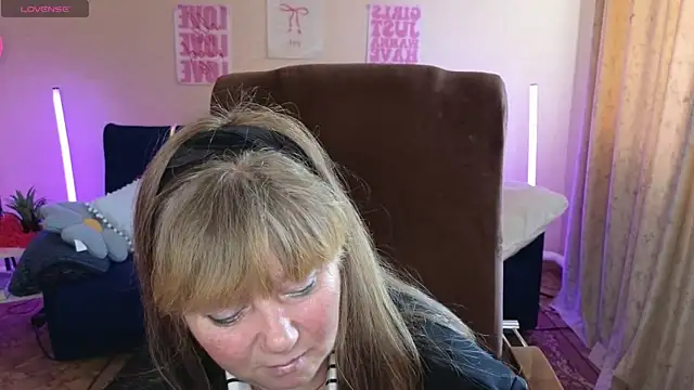Snapshot of Melania_Cook chatting on 05/16/26, 10:36 Melania Cook online show from 05/16/26, 10:36