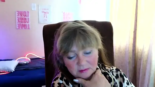 Melania Cook online show from 07/02/26, 11:16