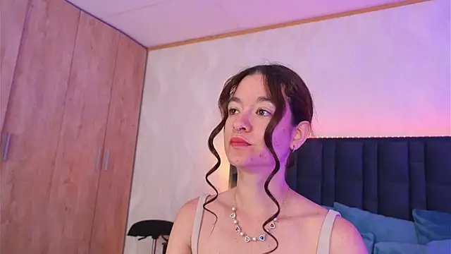 LucyFlame online show from 06/12/26, 04:00