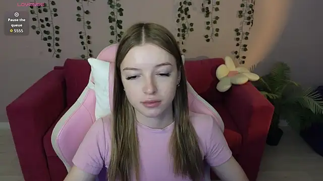 Eva Th0mpson online show from 07/07/26, 12:57