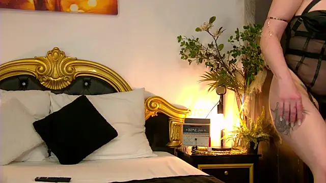 Snapshot of DianaBellaRoze chatting on 05/15/26, 06:04 DianaBellaRoze online show from 05/15/26, 06:04