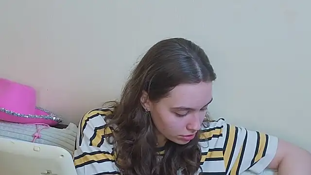 JolieDerringer online show from 07/11/26, 07:11