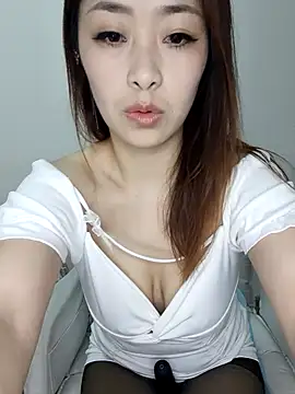 Snapshot of xinyue-888 chatting on 06/07/26, 11:47 xinyue-888 online show from 06/07/26, 11:47
