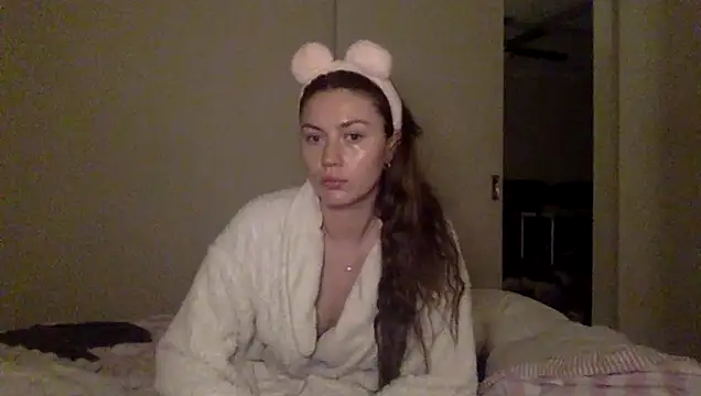 Snapshot of daisycollins chatting on 05/29/26, 08:12 daisycollins online show from 05/29/26, 08:12