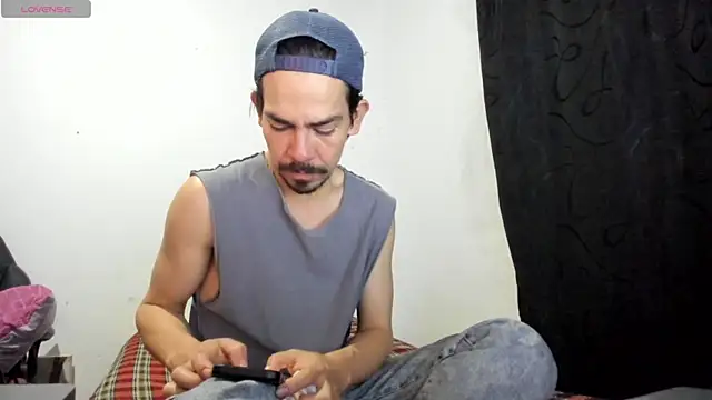 Snapshot of Piter_Drako chatting on 06/17/26, 10:43 Piter Drako online show from 06/17/26, 10:43