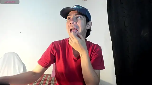 Snapshot of Piter_Drako chatting on 06/22/26, 11:13 Piter Drako online show from 06/22/26, 11:13