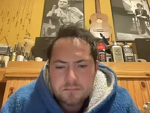 Snapshot of alecsgzz chatting on 06/04/26, 10:16 alecsgzz online show from 06/04/26, 10:16