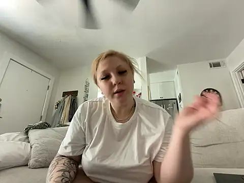 blonde  baby online show from 05/14/26, 05:53