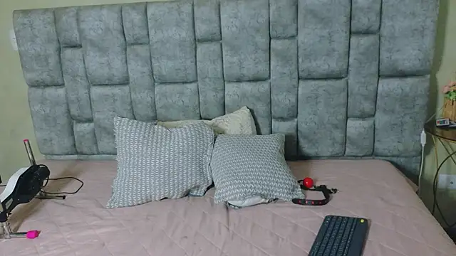 TiffanyEbony  online show from 06/13/26, 01:53